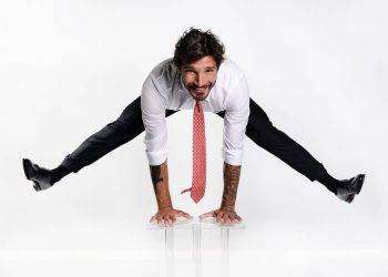 Stefano De Martino a Cagliari: il 31 agosto il suo show tra musica, danza e risate