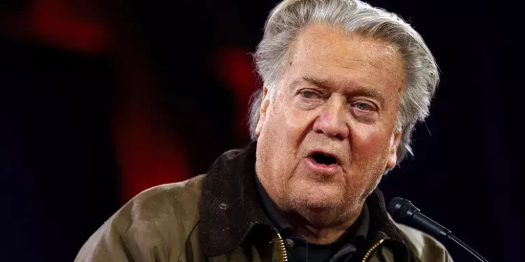 Bannon, voto anti-Trump, Leone XIV peggior scelta per Maga