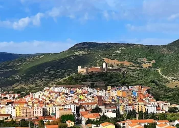 Botte e minacce di morte alla moglie, arrestato a Bosa