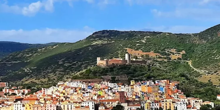 Botte e minacce di morte alla moglie, arrestato a Bosa