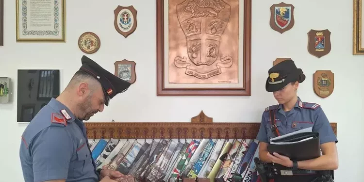 Dipendente infedele ruba cosmetici dal deposito, denunciato