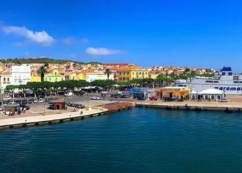 Discoteca abusiva nel chiosco, multa e denuncia per il titolare