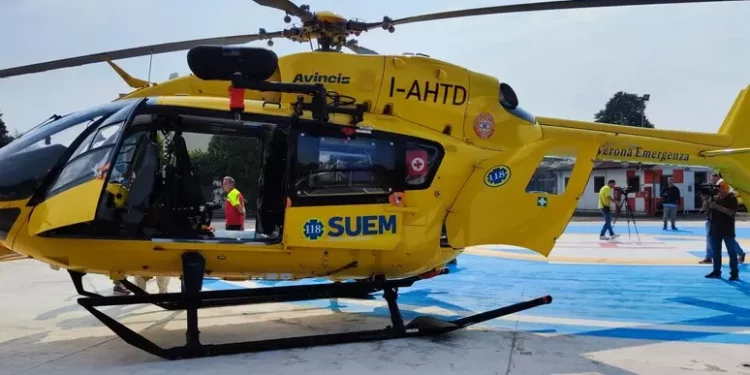 Si stacca un masso e cade nel vuoto, morto un escursionista