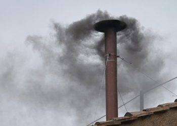 Conclave, la prima fumata è nera