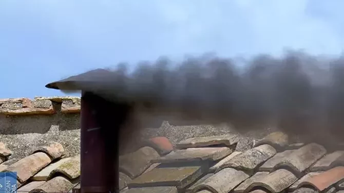 Conclave, giorno 2: seconda fumata nera