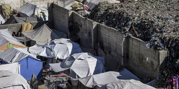 5 morti in raid israeliano su tenda a Gaza