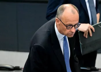 Doccia fredda al Bundestag: Merz fallisce l’elezione a cancelliere, tradito da 18 franchi tiratori