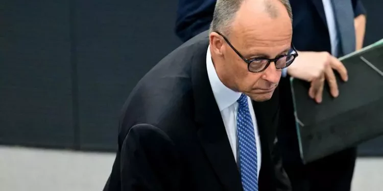 Doccia fredda al Bundestag: Merz fallisce l’elezione a cancelliere, tradito da 18 franchi tiratori