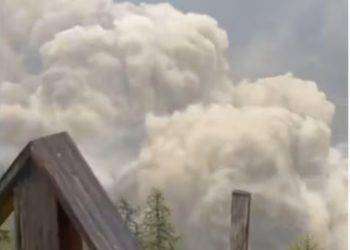 Tragedia sfiorata in Svizzera, maxi-frana del ghiacciaio Birch