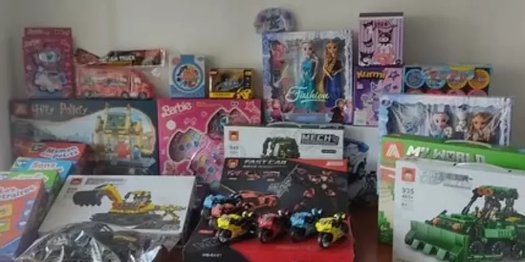 Duemila giocattoli contraffatti sequestrati a Cagliari