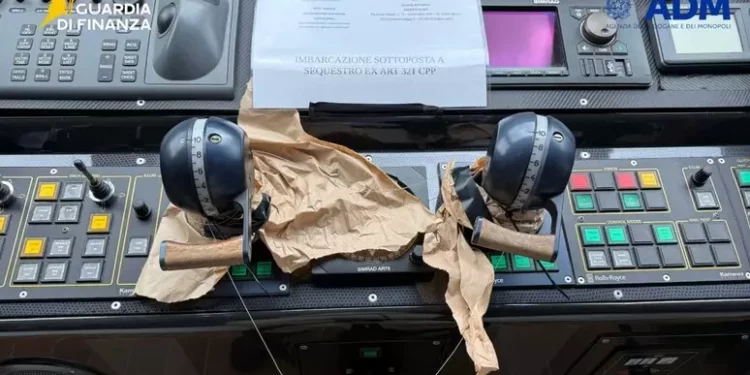 Tenta di evadere i dazi, sigilli al suo yacht da 1,5 milioni