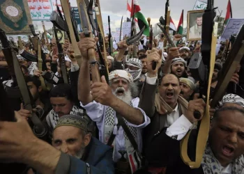 Houthi annunciano nuovi attacchi contro scali israeliani