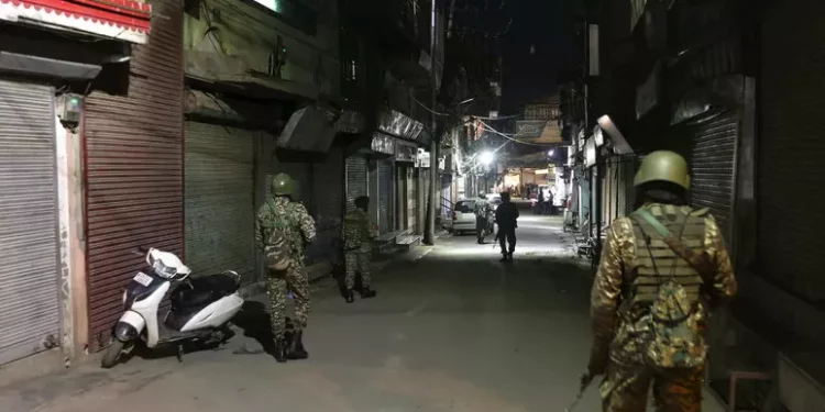 Missili indiani contro il Pakistan che risponde, è guerra