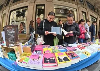 2025 in salita per il libro, -810mila copie acquistate in 3 mesi