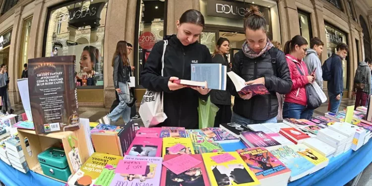 2025 in salita per il libro, -810mila copie acquistate in 3 mesi