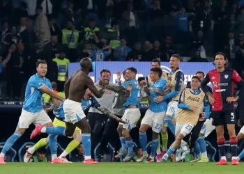 Calcio, il Cagliari perde due a zero a Napoli, festa scudetto allo Stadio Maradona