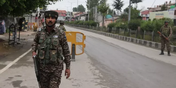 Pechino esorta India e Pakistan a evitare l’escalation