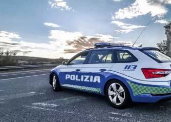 Alla guida dell’ambulanza senza aver mai preso la patente