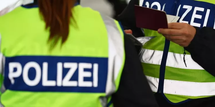 Attacco col coltello alla stazione di Amburgo: 12 feriti, tre in pericolo di vita