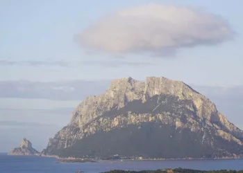 Escursioni a Tavolara, dopo polemiche Nizzi revoca divieto