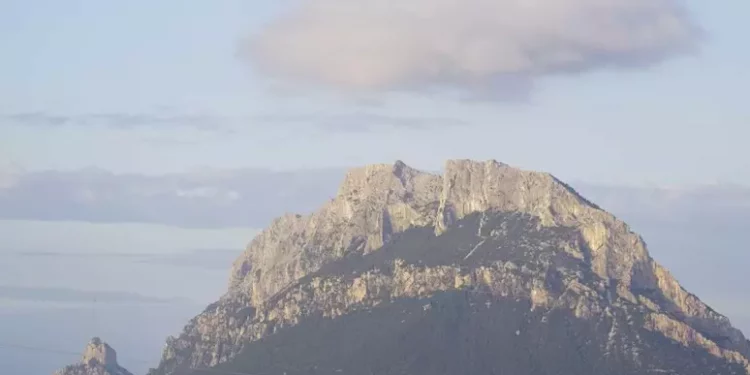 Escursioni a Tavolara, dopo polemiche Nizzi revoca divieto