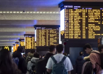 Sindacati, adesione massiccia a sciopero treni, al 90%