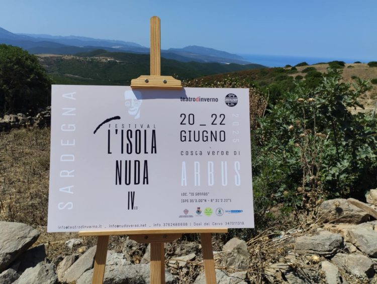 Grande successo per L’Isola Nuda, il festival che promuove la nudità sociale