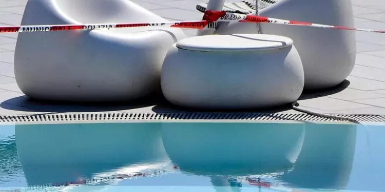 5 bimbi ricoverati dopo bagno in piscina a Roma, uno grave