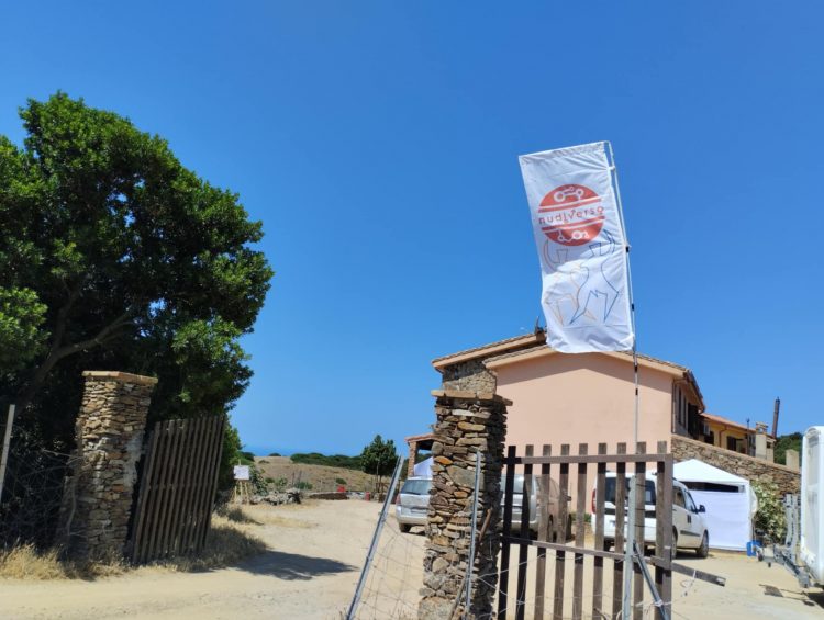 Grande successo per L’Isola Nuda, il festival che promuove la nudità sociale