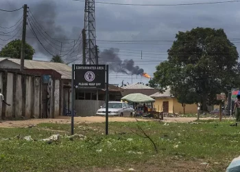 Autorità nigeriana fa causa alla Shell, chiede 12 miliardi