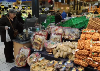 Confcommercio, pil +0,1%, sale dello 0,8% nell’anno