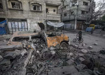 Regime israeliano attacca nel sud di Gaza, 15 morti