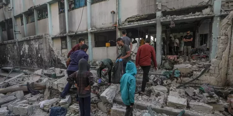 Protezione civile Gaza, almeno 10 morti nei raid israeliani