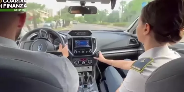 Giro di fatture false per 25 milioni, 4 indagati