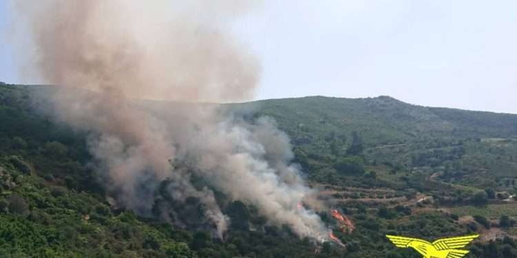 Fiamme in Sardegna, 25 incendi nelle ultime ore