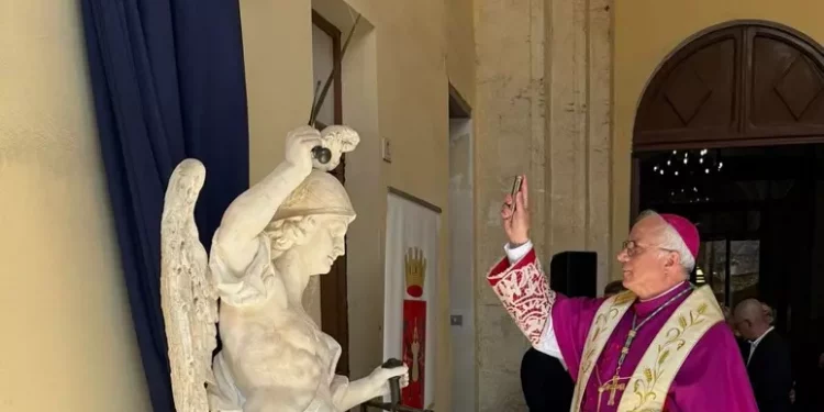 La statua di San Michele torna all’ospedale militare di Cagliari