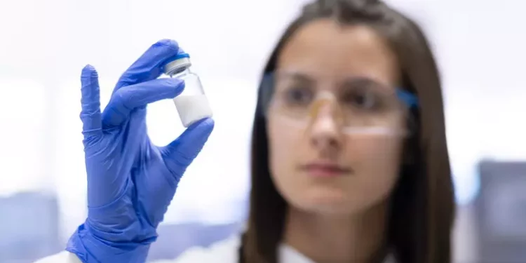 Aifa, in un anno 36 decessi dopo vaccini Covid