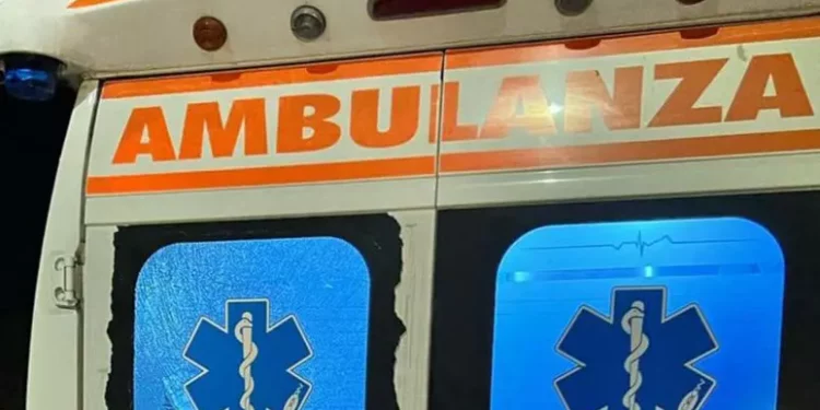 Rissa davanti discoteca, giovane ferito a martellate