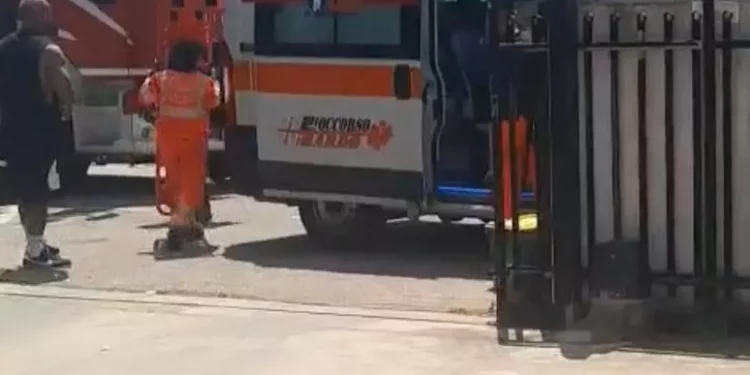 Cade dal muro in un cantiere abbandonato, minorenne ricoverato