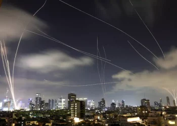 L’Iran lancia missili ipersonici per colpire Israele