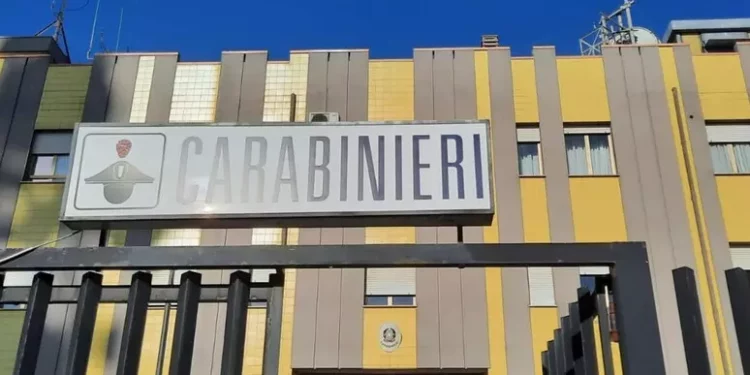 Impiegata delle Poste infedele deruba correntisti, indagata