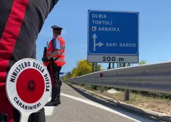 Tenta estorsione alla nonna,’dammi i soldi o brucio le lenzuola’
