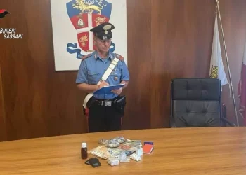 Centrale dello spaccio in casa a Sassari, un arresto