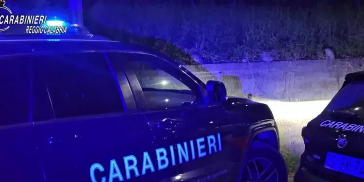 Lite tra vicini per la musica alta sfocia in rissa, due feriti