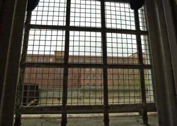 Carceri, lettera aperta di Alemanno a Nordio su caso detenuto 87enne: ‘no ‘nonnetti’ in cella’