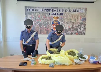 Nasconde 2 kg di marijuana in casa, arrestato a Cagliari