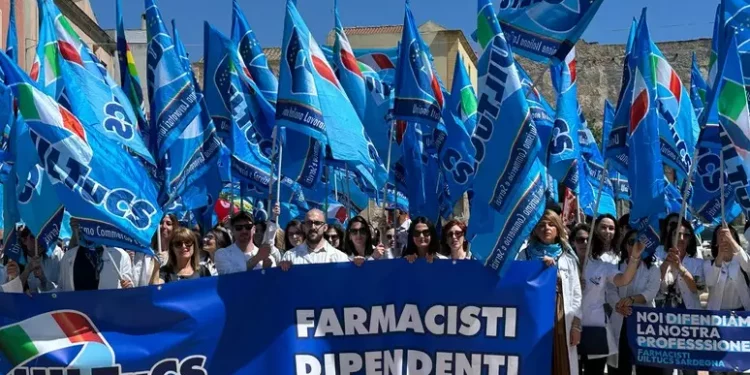 La rivolta dei camici bianchi, sit-in dei farmacisti a Cagliari