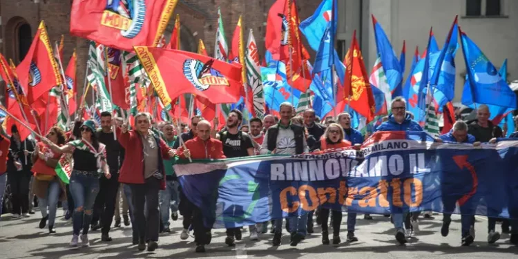 Stop metalmeccanici venerdì 20, contratto per dignità lavoro