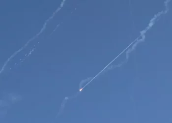 L’Iran risponde all’attacco degli Usa e lancia sei missili verso le basi statunitensi in Qatar