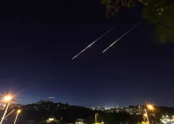 L’Iran continua a rispondere agli attacchi del regime israeliano